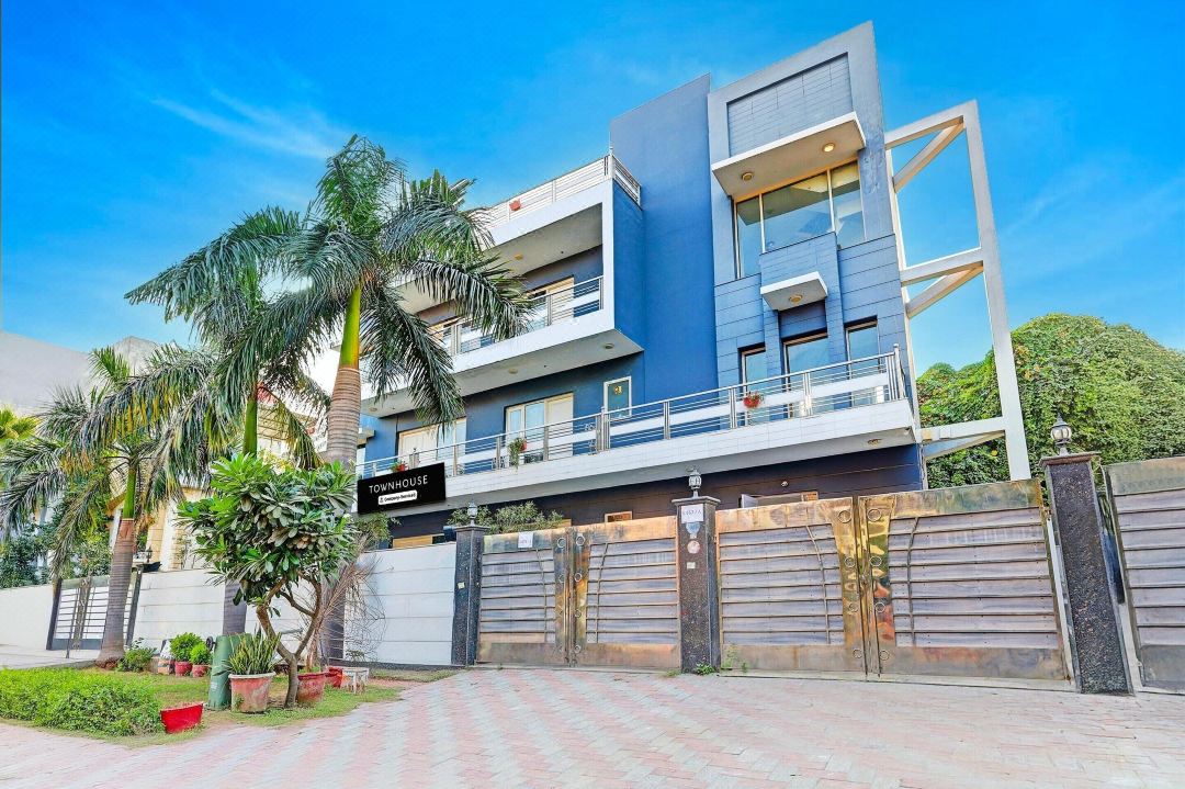 Deluxe Townhouse Sector 49 Sohna Road