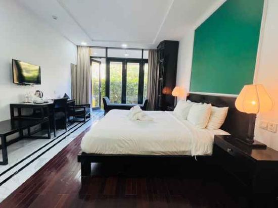 Thanh Binh Riverside Hotel Room Type - Deluxe Double Room with Garden View Thanh Binh Riverside Hotel Room Type - Deluxe Double Room with Garden View