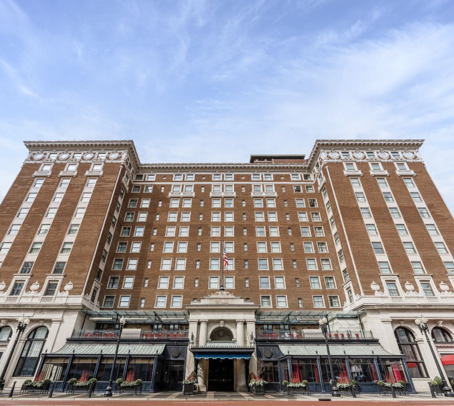 Amway Grand Plaza, Curio Collection by Hilton