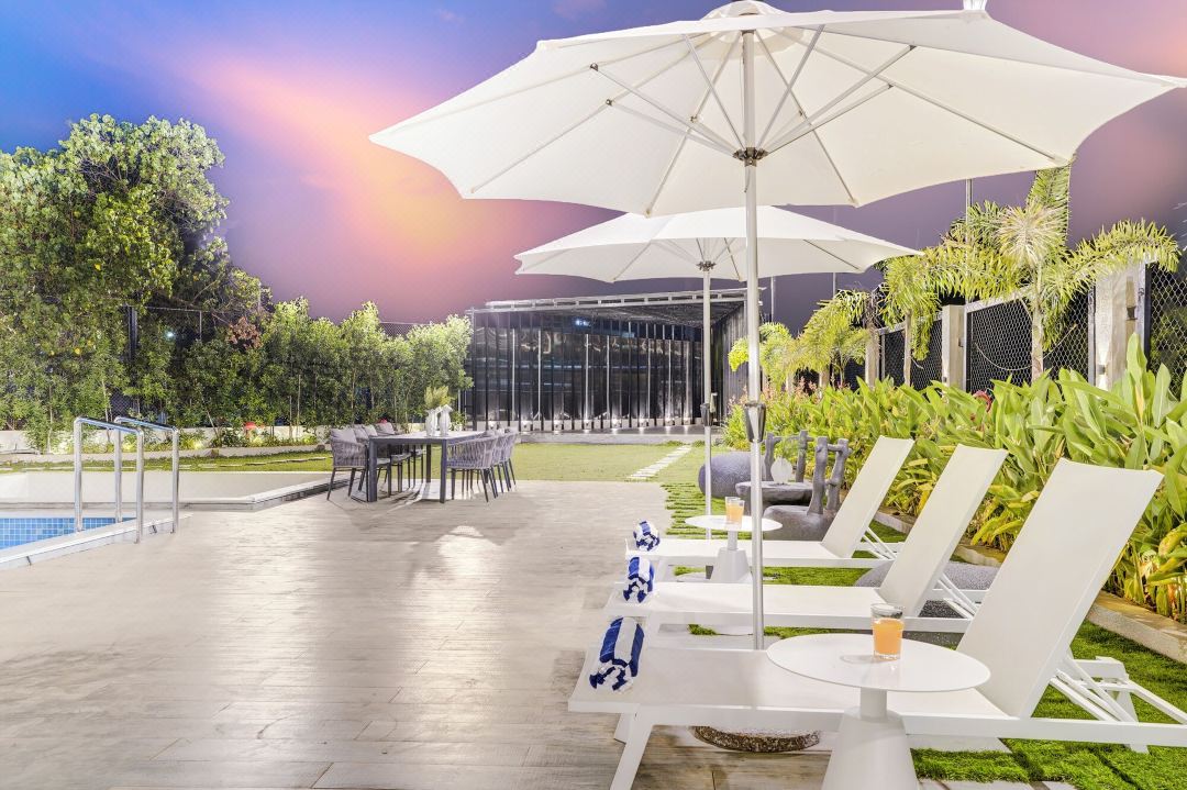 ELIVAAS Meraki Luxe 6BHK Glass Villa