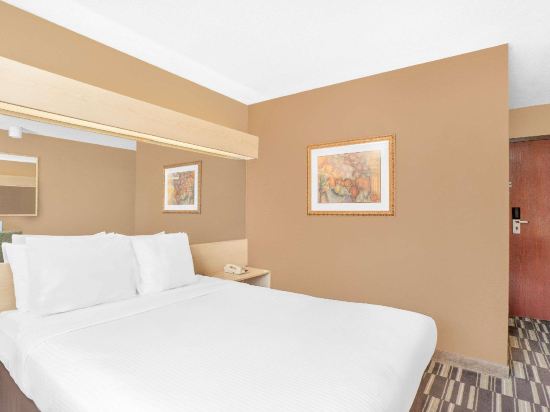 Microtel Inn and Suites - Salisbury Room Type - Queen Room - Non-Smoking