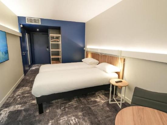 Ibis Paris Gare Montparnasse Catalogne Room Type - Standard room with 2 separate beds