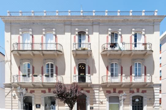 Reverse Art Hotel