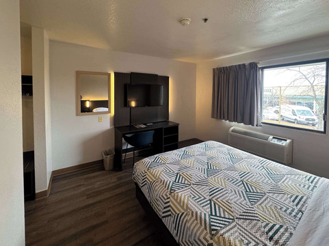 格伦维尤酒店住宿-Motel 6 Chicago North- Glenview