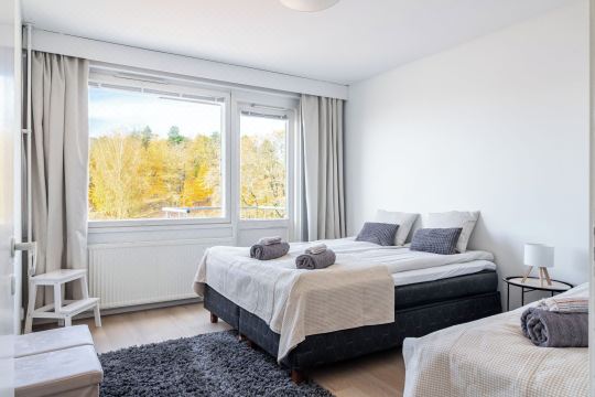 1Br Apartments Next to Railway Station, Free Parking, Balcony