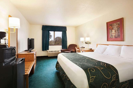 沃恩Travelodge by Wyndham酒店