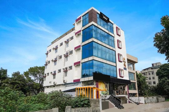 Cosy Stays at HBR Layout