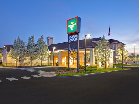 伊萨卡酒店住宿-伊萨卡希尔顿惠庭套房酒店