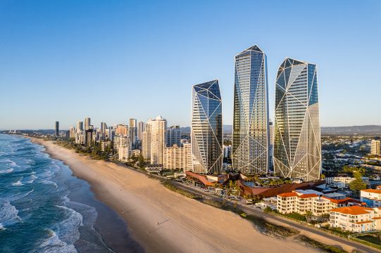 黄金海岸朗廷酒店和珠宝公寓-官方