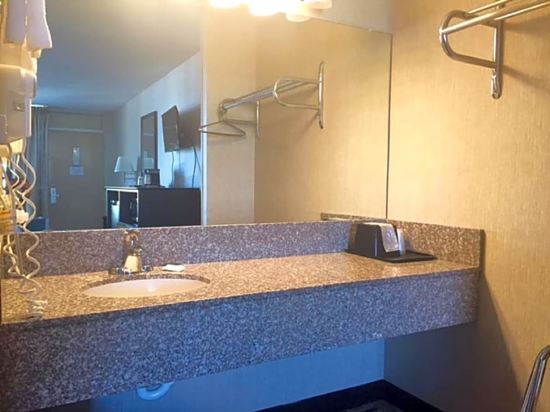 Fiddler's Inn Room Type - Deluxe Double Room with Two Double Beds - Non-Smoking