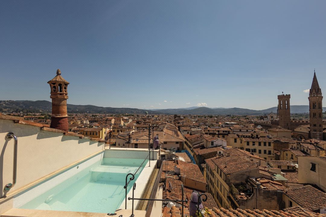 Donati Luxury Tower Suites
