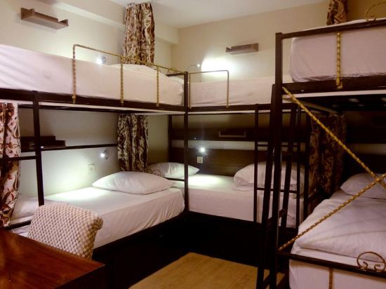 Stanpoli Hostel Room Type - 6-Bed Mixed Dormitory Room