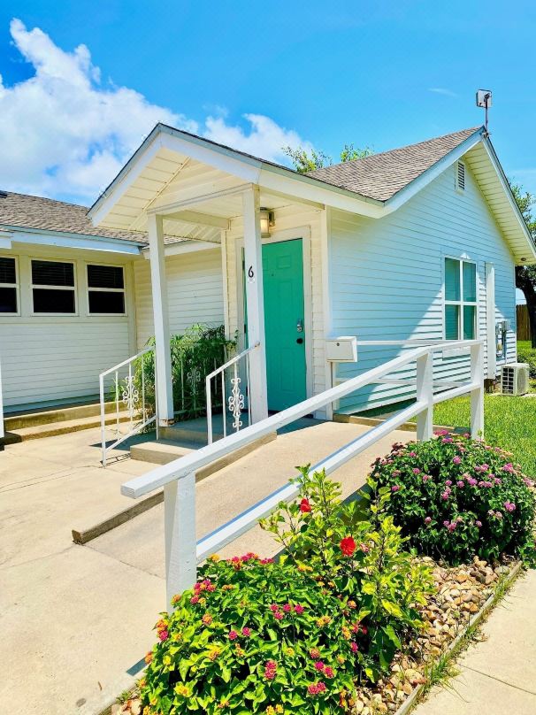 Coast Oaks Cottage 6 1 Bedroom Cottage by RedAwning