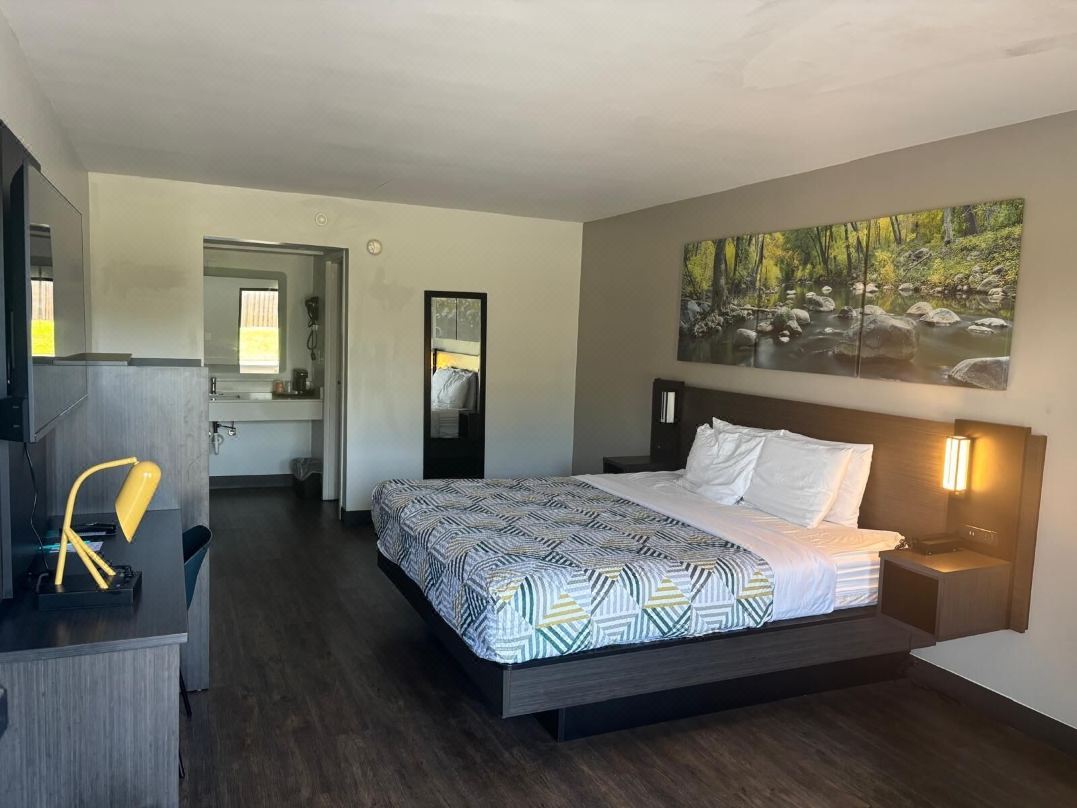Clarion Pointe