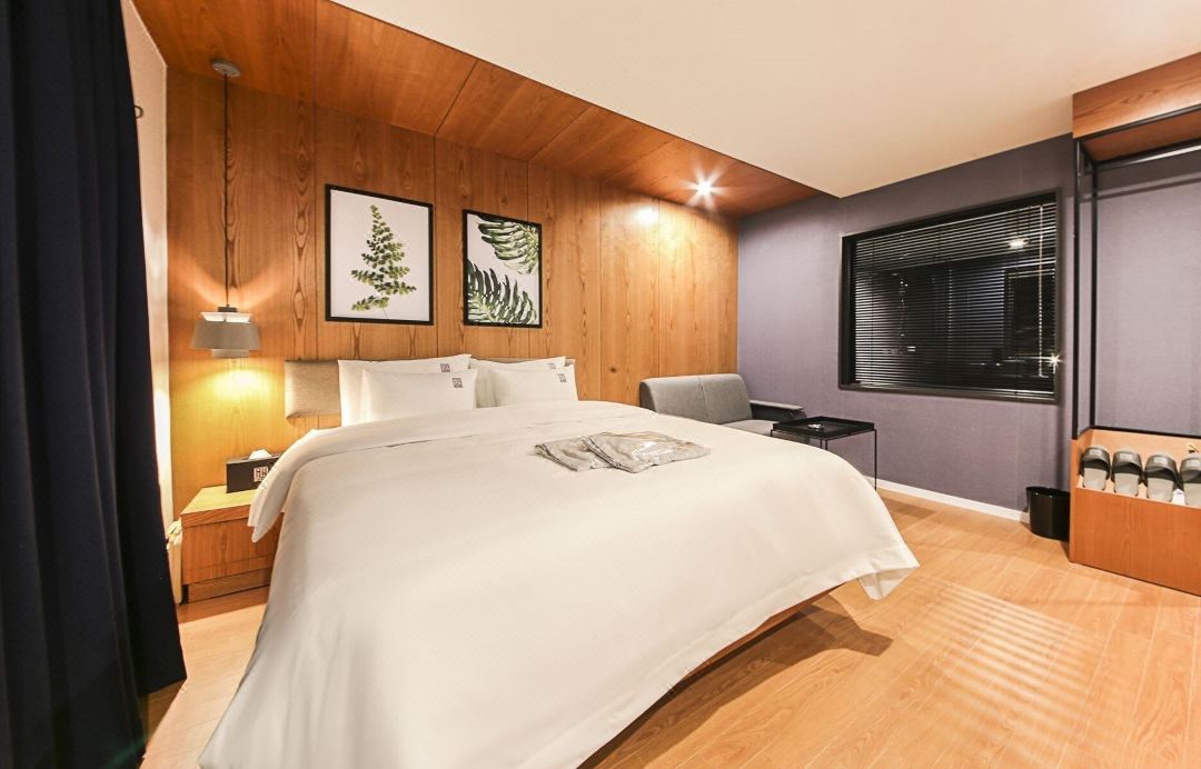 Gray 191 Hotel