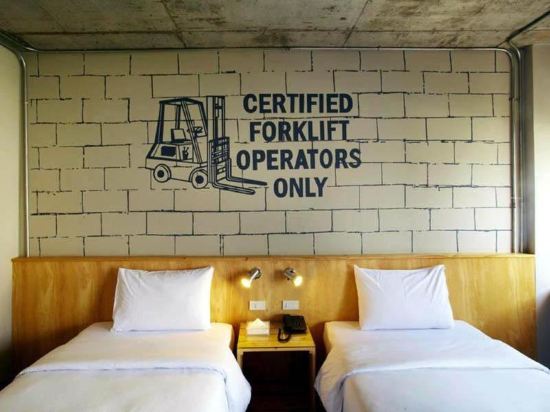 Siri Oriental Bangkok Hotel Room Type - Standard Twin Room