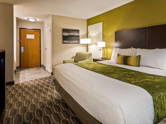 Best Western Plus Wenatchee Downtown Hotel Room Type - Standard Room, 1 King Bed, Non Smoking, Refrigerator & Microwave
