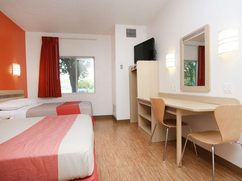 伯灵顿科尔切斯特6号汽车旅馆