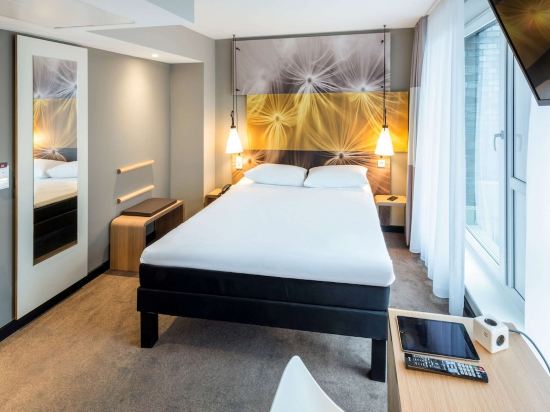 ibis Luebeck Room Type - Room with double bed (5'3" x 6'7"), balcony, new sleeping comfort concept ibis Luebeck Room Type - Room with double bed (5'3" x 6'7"), balcony, new sleeping comfort concept