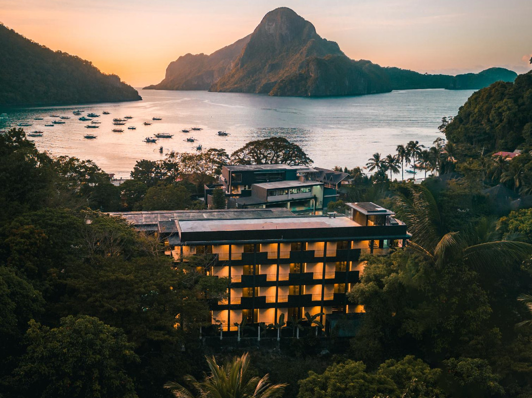 The Funny Lion El Nido