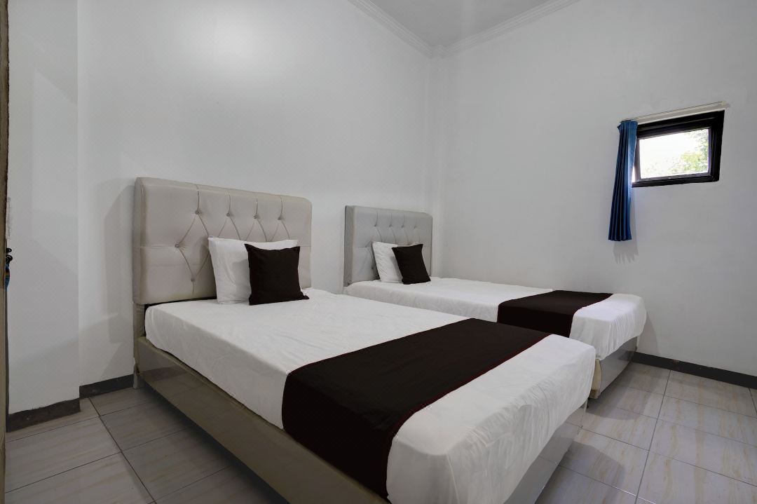 Hotel O 94843 Syariah Hj. Lilis Sukabumi