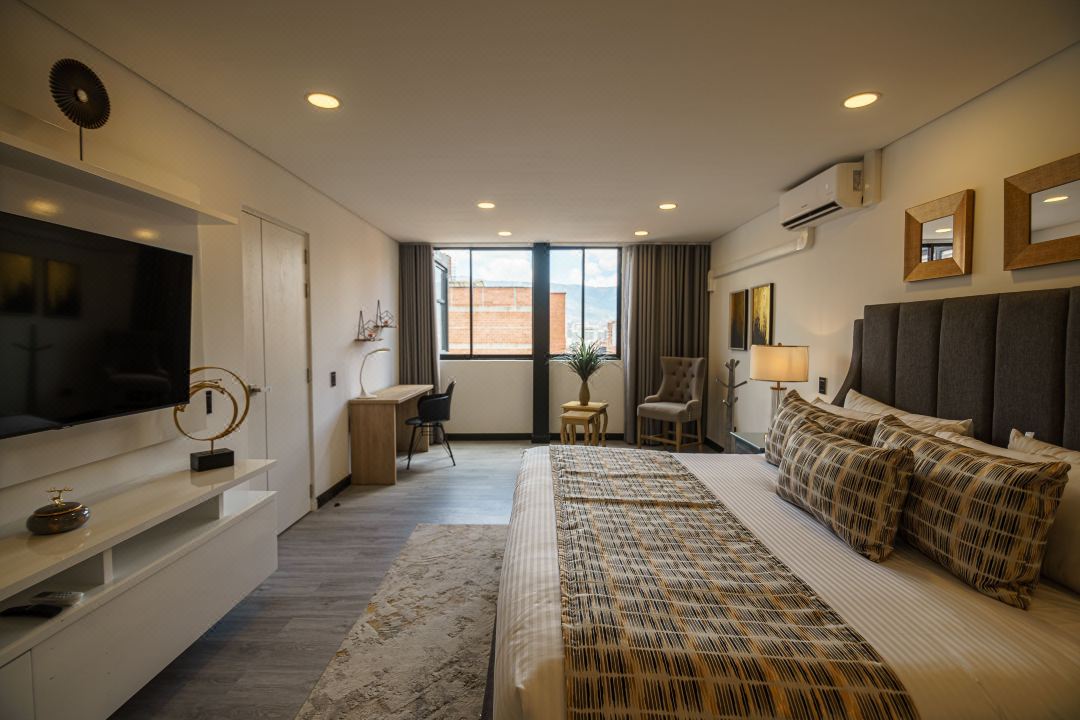 First Class Hotel