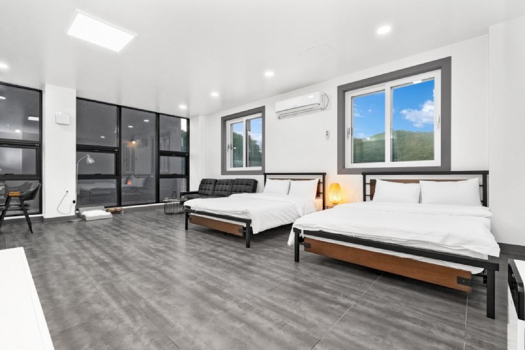 Taean (Anmyeondo) Contigo Dog Pension