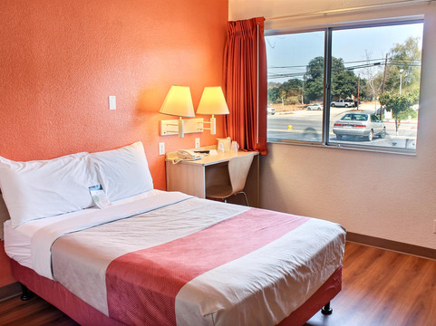 阿塔斯卡德罗6号汽车旅馆