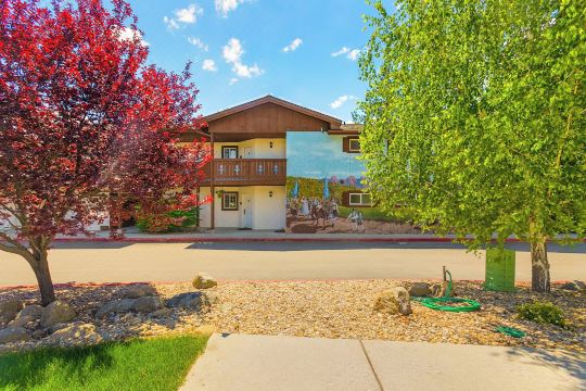 達莎的單板滑雪道 - 冰柱村