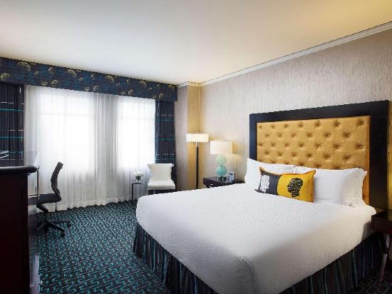 Juniper Hotel Cupertino, Curio Collection by Hilton Room Type - Deluxe King Room with Tub - Mobility Accessible