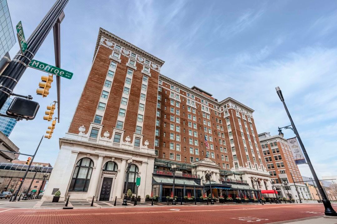Amway Grand Plaza, Curio Collection by Hilton