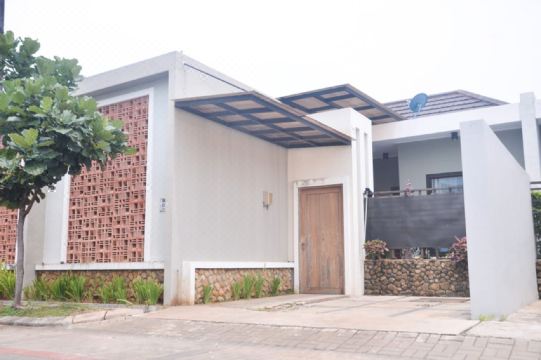 Villa Ubud Anyer by Rina Room