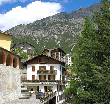 Turri Piano酒店住宿-Albergo Alpina