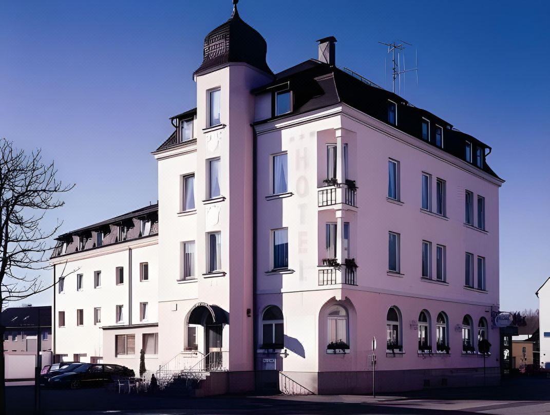 Hotel Grader