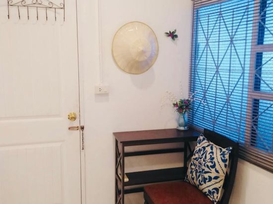 Zleepinezz Hostel Room Type - Double Room with Private Bathroom