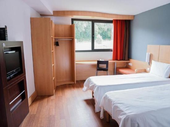 ibis Girona Costa Brava Room Type - Standard room with 1 double size bed