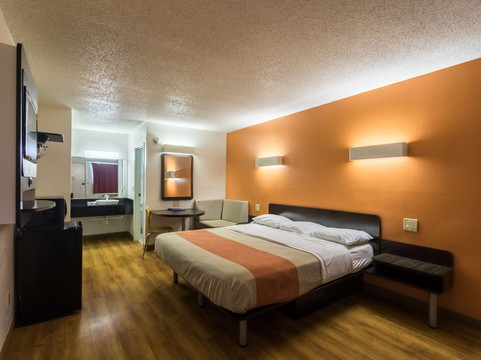 Motel 6 Crawfordsville, IN