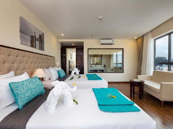 Florida Hotel Room Type - Senior Deluxe Double or Twin Room Florida Hotel Room Type - Senior Deluxe Double or Twin Room