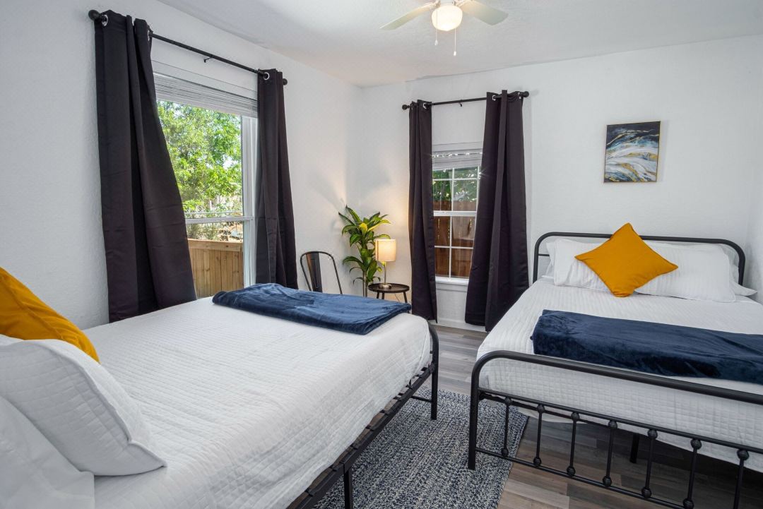 Charming 4Br2BA Only 5 Mins Downtown Riverwalk