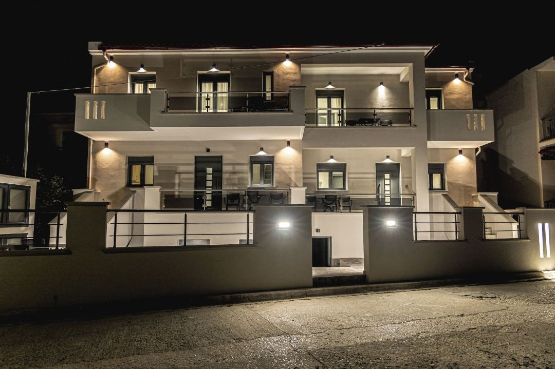 Rafkon Luxury Apartments - Myrina