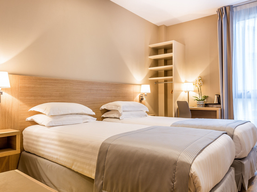 巴黎凡爾賽門伊西酒店