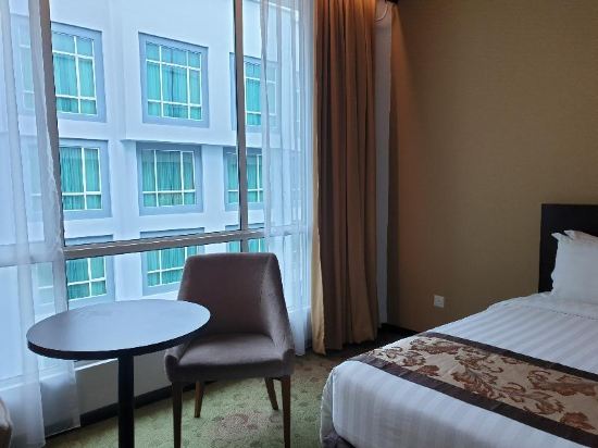 Pan Borneo Hotel Kota Kinabalu Room Type - SUPERIOR, POOL VIEW