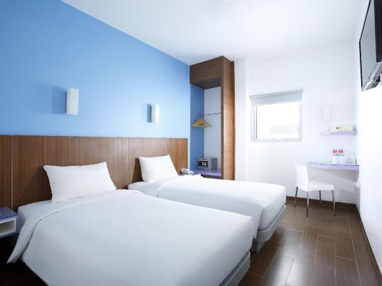 Amaris Hotel Citra Raya – Tangerang Room Type - Smart Twin Room
