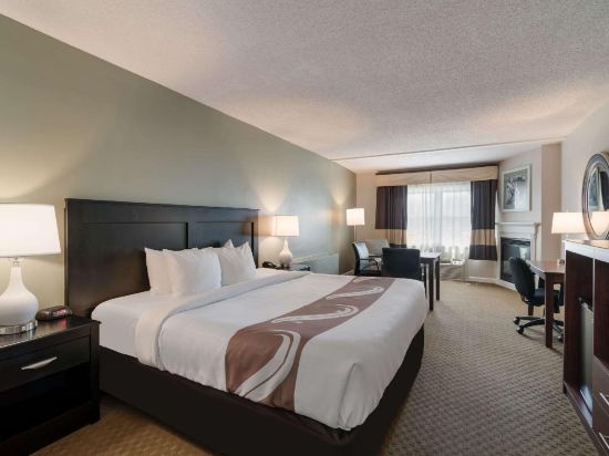 Quality Inn & Suites Auburn I-95 Room Type - Room, 1 King Bed, Accessible, Non Smoking (Efficiency)