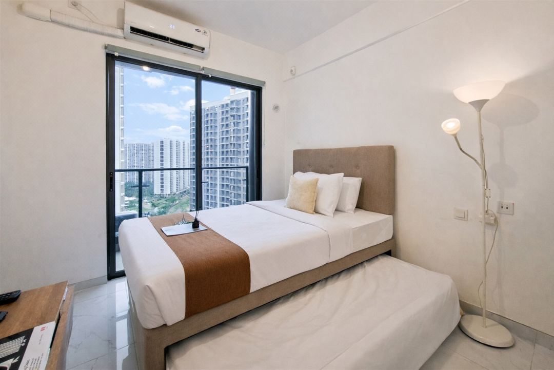 White Tone Studio For 2 Pax At Sky House Bsd Apartment