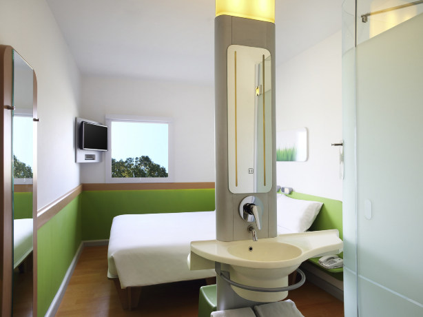 苏拉巴亚机场科迪亚酒店-官方