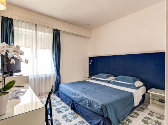 Hotel Regina Cristina Room Type - Classic Double Room Hotel Regina Cristina Room Type - Classic Double Room