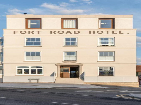 Fort Road Hotel