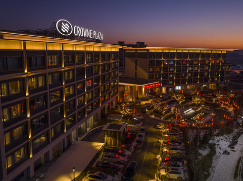 遵化市酒店住宿-遵化金融街古泉皇冠假日酒店