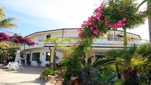 Albergo L'Ancora-官方